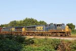 CSX 5376 & 5493 lead train L620 thru the yard 